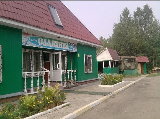 В Шуе продюсеры роуд-муви накормили Кристину Асмус шашлыком из придорожного кафе, но плохо ей стало не от этого